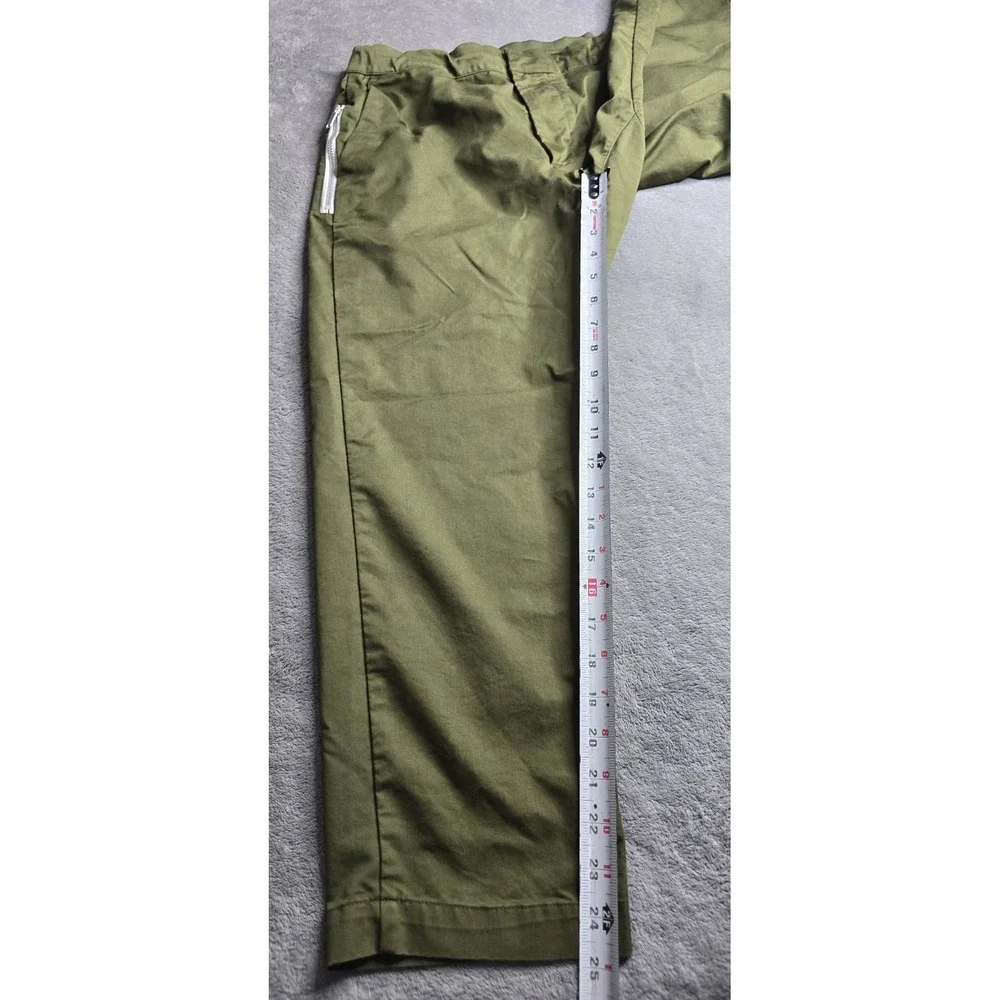 Nike Sportswear Essentials Unlined Cropped Pants Mens 30 Medium Green 25